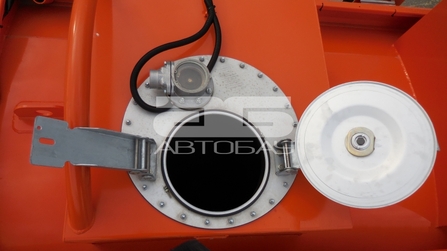 6. Алюминиевая заливная горловина диаметром 300 мм